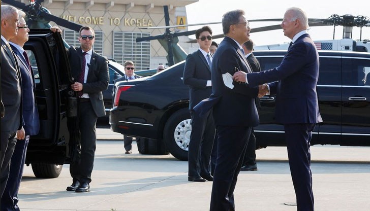 Президентът на САЩ пристигна в Южна Корея