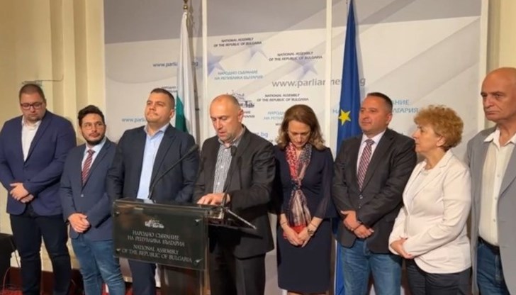 "Ако въобще това е минало през мозъка на някой извратен политик, това е абсолютен фашизъм. Това няма как да бъде подкрепено от нормално мислещите хора", коментираха от партията