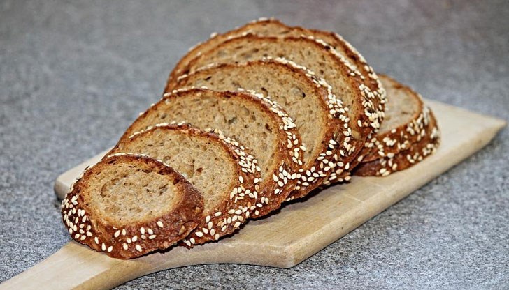 Смятам, че е нормално, както направихме и мораториума върху цената на тока, добави социалният министър Смятам, че е нормално, както направихме и мораториума върху цената на тока, добави социалният министър