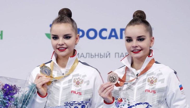 Многократните световни шампионки по художествена гимнастика добавиха, че ще продължат да тренират до официалното обявяване на края на кариерата си Многократните световни шампионки по художествена гимнастика добавиха, че ще продължат да тренират до официалното обявяване на края на кариерата си