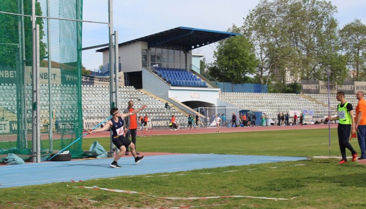 Сред тях бяха и 22-ма спортисти от лекоатлетически клуб „Дунав“