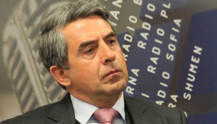 На въпрос откъде идва „външният натиск, на който България няма да се поддаде“, както съобщи преди дни премиерът Петков, Плевнелиев коментира, че е ясно откъде е този натиск, въпреки че Петков не го казва конкретно