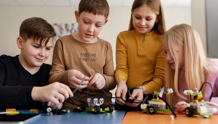 В Регионалната библиотека „Любен Каравелов“ днес отваря врати академия по електроника, програмиране и 3D моделиране В Регионалната библиотека „Любен Каравелов“ днес отваря врати академия по електроника, програмиране и 3D моделиране