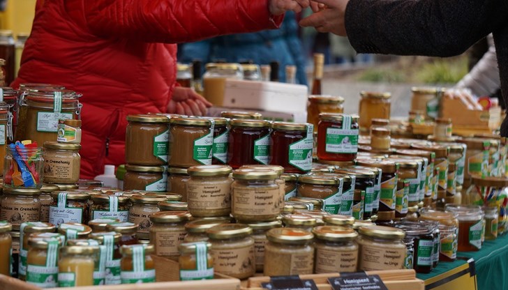 През 2021-ва буркан мед се е търгувал средно за около 8 лева, докато тази година цената вече е около 11-12 лева