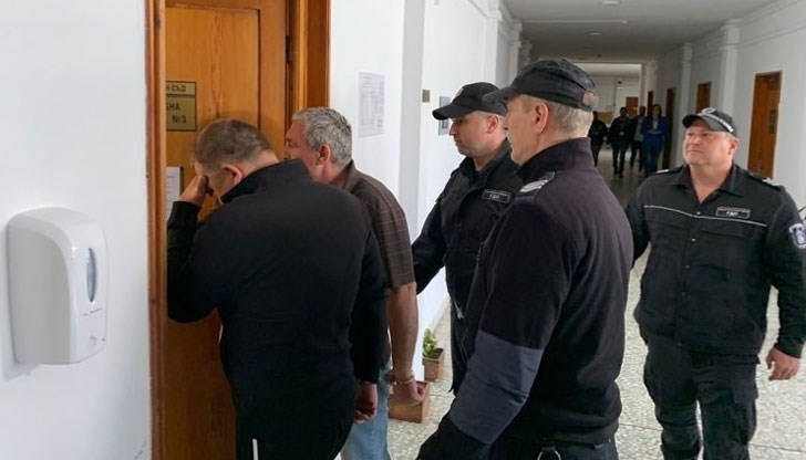 Виталий Сисану и Владимир Одайник казаха, че не са обирали никого и има срещу тях само свидетелски показания