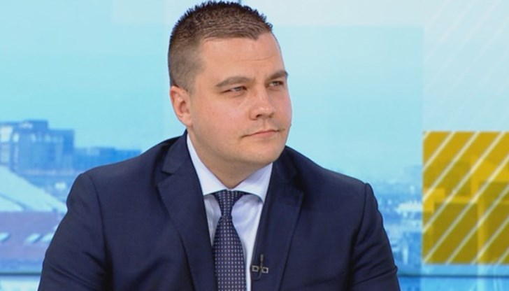 Според него, който и да е на власт в България, ще понася критики предвид трудната ситуация в страната