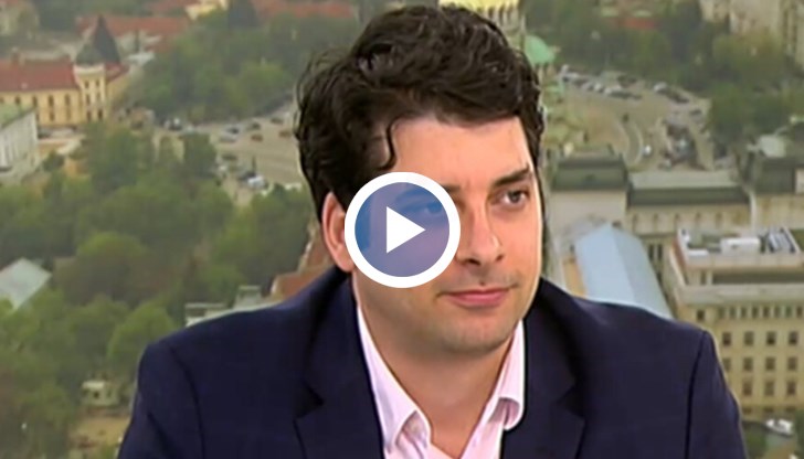 „Има много висока инфлация, много над целта на ЕЦБ и страховете на хората не трябва да се неглижират. Трябва да се изговорят и да има добра информационна кампания”, категоричен бе Атанас Пеканов