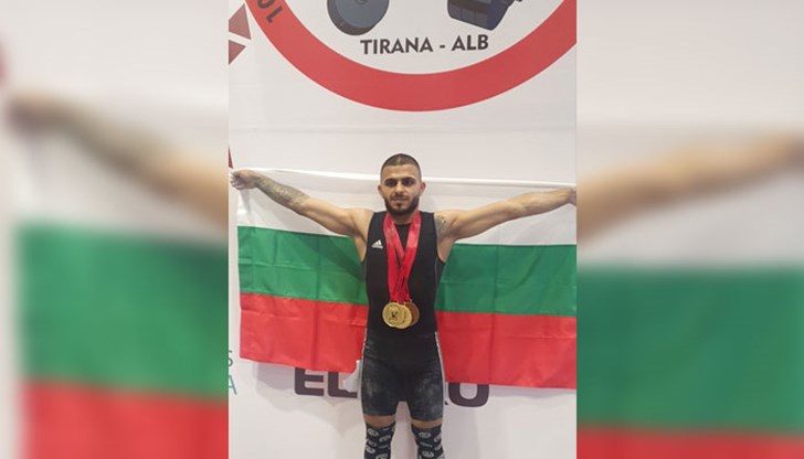 Състезателят от Тежкоатлетически спортен клуб - Русе защити титлата си от миналата година с двубой 257 кг и пет успешни опита