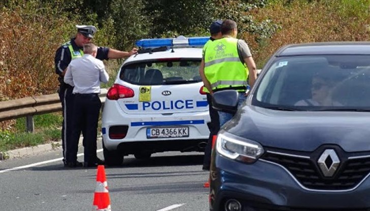 Катастрофирал бус трябва да бъде изваден от канавката на около 500 м преди Исперих