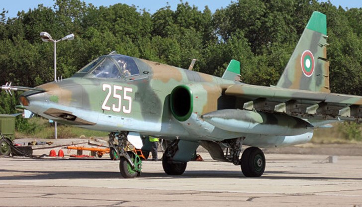 Според различните информации България е единствената държава в НАТО, която разполага с този модел самолети