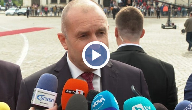 По българските улици трябва да се веят български знамена, настоя президентът