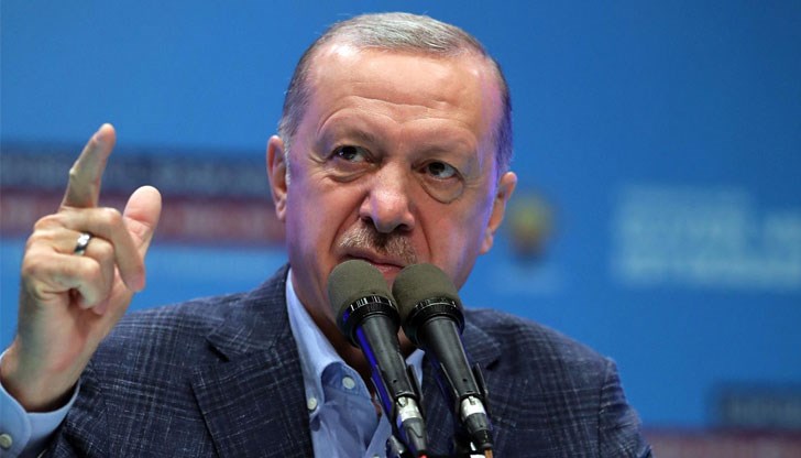 За приятелите сме приятели, но те (в Гърция) трябва да знаят, че ние адекватно ще отговорим на онези, които гледат на нас като враг, каза турският президент