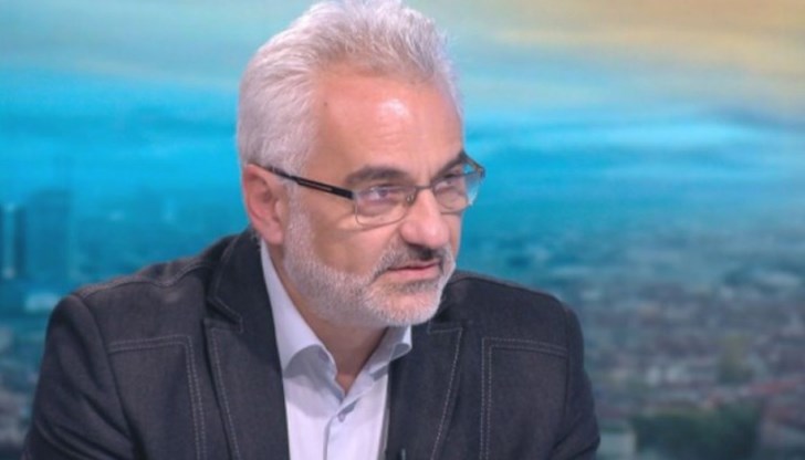 Този процент изглежда шоков. Но досега цените на парното и топлата вода се променяха по-често, заяви Георгиев