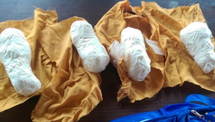 20 килограма наркотично вещество, идентифицирано като 4-CMC конфискуваха испанските власт, в трафика е участвала жена от български произход 20 килограма наркотично вещество, идентифицирано като 4-CMC конфискуваха испанските власт, в трафика е участвала жена от български произход