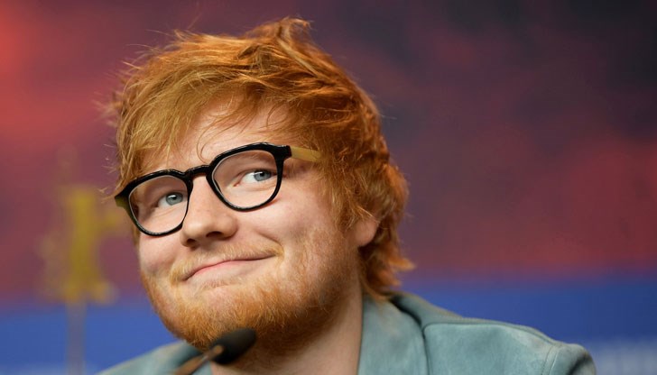 Известният британски певец обяви новината със снимка на чифт бебешки чорапки в профила си в Инстаграм