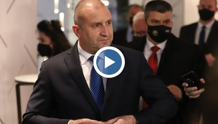 Малко преди посещението в Германия на българския президент Румен Радев, немското издание „Дойче веле излезе” със статия, озаглавена „Двете лица на Румен Радев”