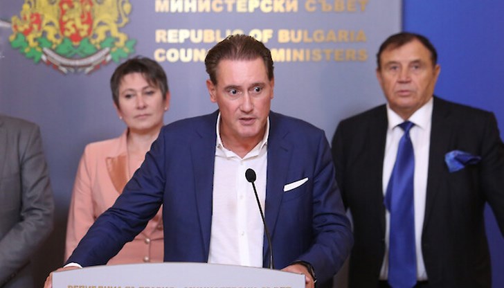 30 хиляди души от предприятия от цялата страна са били в готовност да излязат на жълтите павета на 18 май