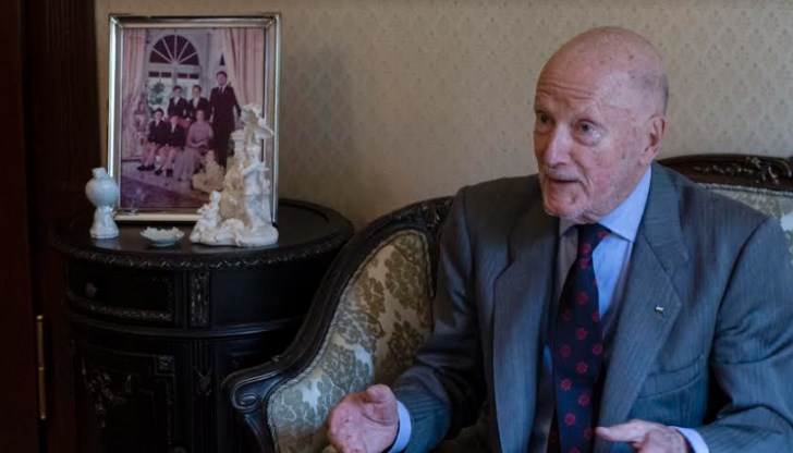 "Според мен, през последните 20 години Западът изпусна да приобщи Русия, усещането беше, че ние сме по-силни, по-мощни, не ни трябва. Не е за учудване, ако Русия отиде към Китай. И с това да остане в друг лагер", каза Сакскобургготски "Според мен, през последните 20 години Западът изпусна да приобщи Русия, усещането беше, че ние сме по-силни, по-мощни, не ни трябва. Не е за учудване, ако Русия отиде към Китай. И с това да остане в друг лагер", каза Сакскобургготски