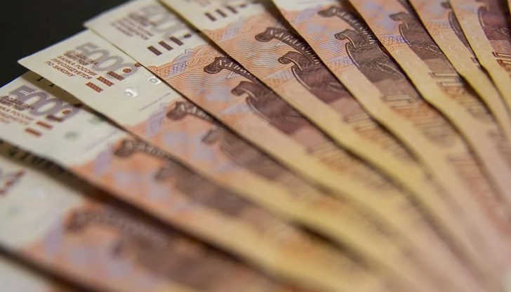 Плащанията, които правят към "Газпромбанк" обаче, не трябва да са в руската валута