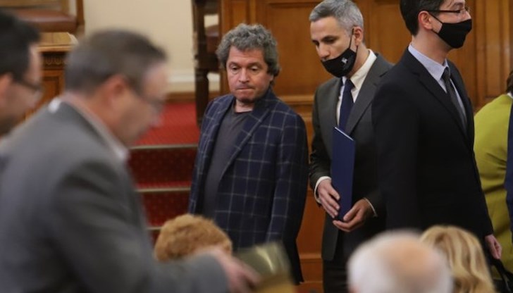 Въпросът беше повдиган коалиционно и беше избутан, удобно, в ъгъла, заяви той Въпросът беше повдиган коалиционно и беше избутан, удобно, в ъгъла, заяви той