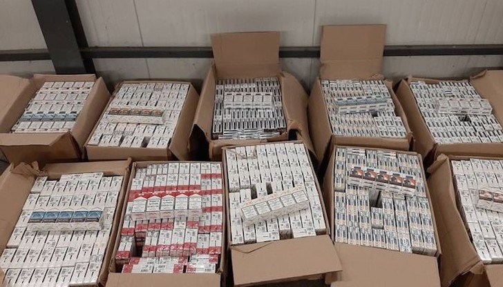 Цигарите са задържани, а по случаите са съставени актове за установяване на административни нарушения по Закона за акцизите и данъчните складове Цигарите са задържани, а по случаите са съставени актове за установяване на административни нарушения по Закона за акцизите и данъчните складове