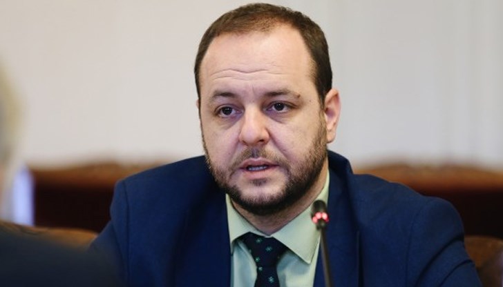 "В крайна сметка животът и здравето на хората в Димитровград и региона е по-важно от функционирането на едно предприятие", категоричен бе Борислав Сандов "В крайна сметка животът и здравето на хората в Димитровград и региона е по-важно от функционирането на едно предприятие", категоричен бе Борислав Сандов