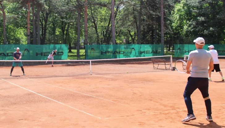 Той стартира на 30 април, събота, и приключи в ранния следобед в неделя на тенис кортовете в Младежкия парк