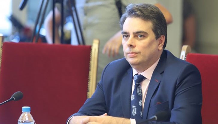 Връщане на цените на енергоизточниците към нивата от 2018 - 2019 година няма да има, беше категоричен финансовият министър Връщане на цените на енергоизточниците към нивата от 2018 - 2019 година няма да има, беше категоричен финансовият министър