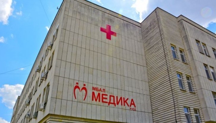 Работникът е настанен в отделението по пластична хирургия на болница "Медика"