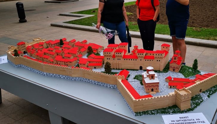 Николай Николов е използвал 7 000 дървени лъжички за кафе