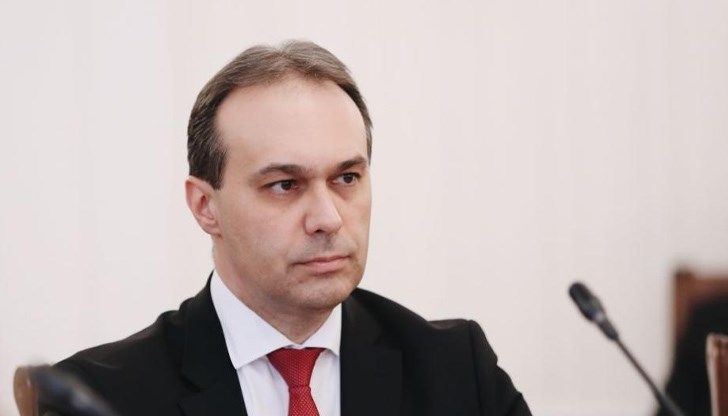 "За това сме поели ангажименти по линия на НАТО", каза още министърът на отбраната