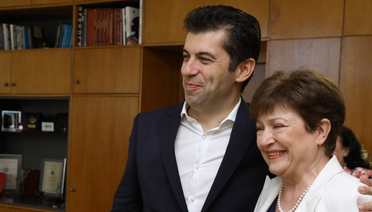 "Когато говорим колко е малка или голяма България, това не опира да квадратни километри или брутен вътрешен продукт, а до хората. Когато имаме хора като Кристалина Георгиева, те създават бранда "България", каза премиерът "Когато говорим колко е малка или голяма България, това не опира да квадратни километри или брутен вътрешен продукт, а до хората. Когато имаме хора като Кристалина Георгиева, те създават бранда "България", каза премиерът