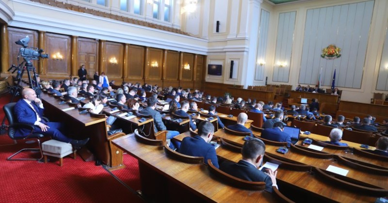 Предложенията на "Възраждане" бяха подкрепени от ГЕРБ-СДС и от ДПСНародното