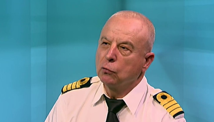 По думите му поради дългият 90-дневен престой на кораба на