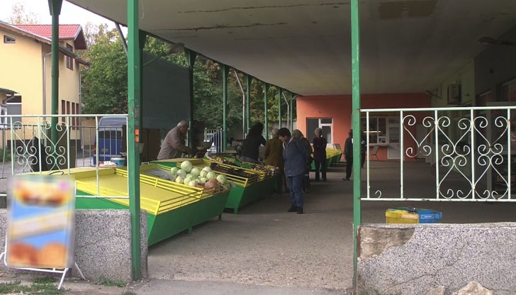 Цените на доматите и краставиците падатИндексът на тържищните цени (ИТЦ),