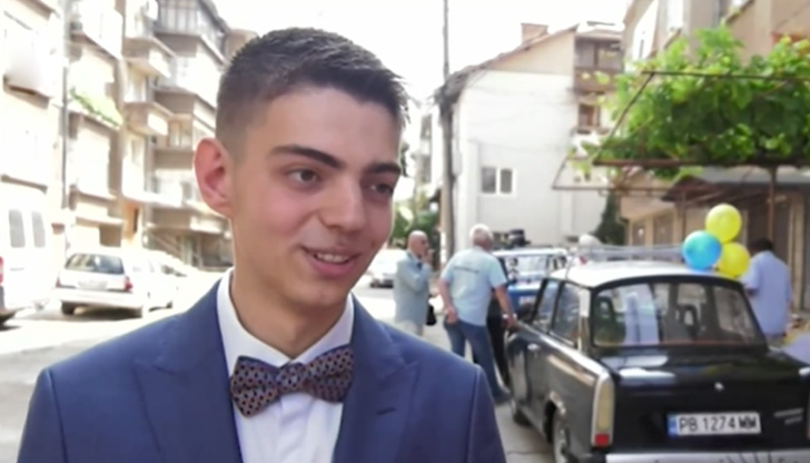 Сезонът на баловете вече е към своя края, но и