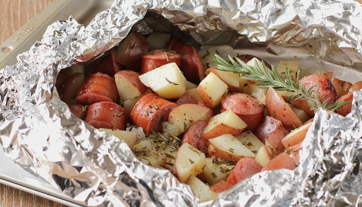Вредно ли е алуминиевото фолио?Алуминиевото фолио е незаменим помощник в