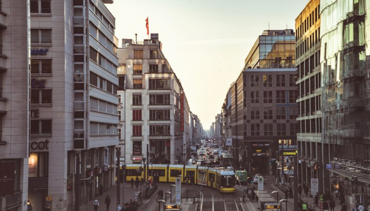 От днес германците могат да купуват месечен билет за обществения