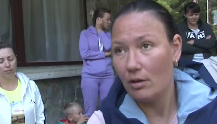 Първите 60 тръгнали от Черноморието украински бежанци вече са в