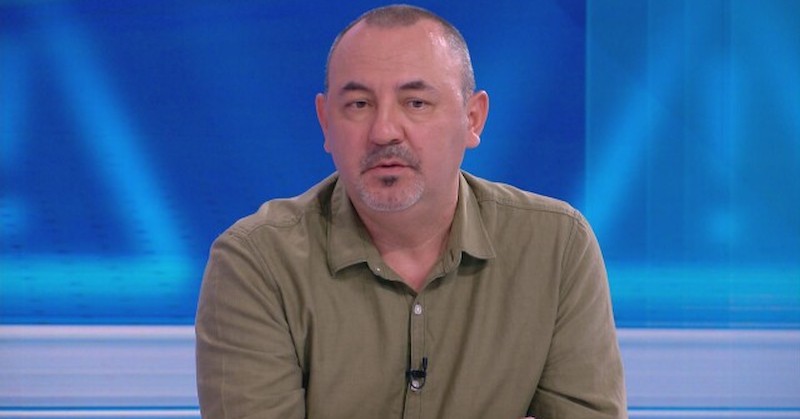 Между 16 и 18 години задължително се използва велосипедна каска,