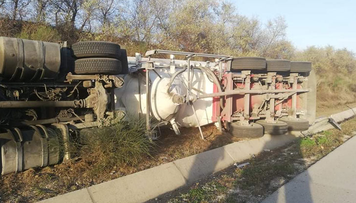 Пореден пътен инцидент се случи на магистрала рано тази сутринЦистерна