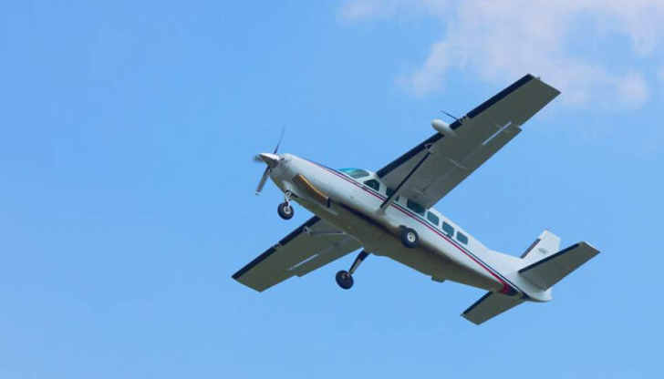 „Нямам никаква представа как се управлява самолет“ Диспечерите чуват тези