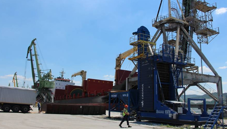 Черноморските пристанища на Украйна са блокирани, след като Русия предприе
