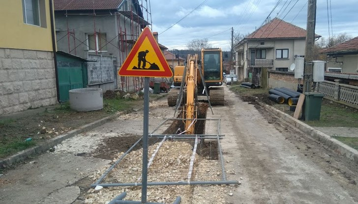 Жители на два квартала се оплакват от прах и невъзможност