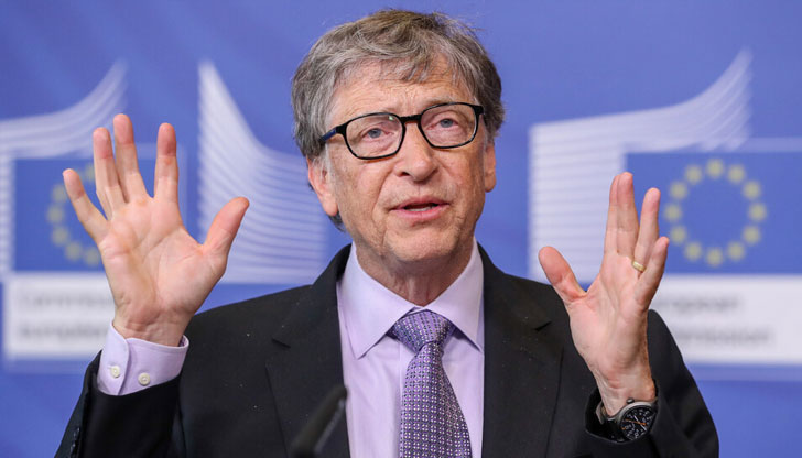 Филантропът уточни, че само финансира проучвания за ваксините, но се