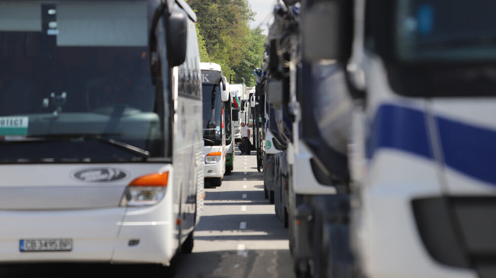 От бранша продължават да настояват акциза на горивата да бъде