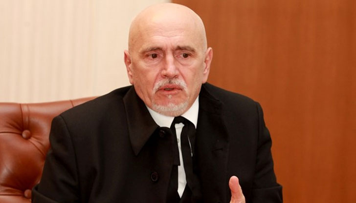 Николай Събев коментира още, че остават полетите между София и