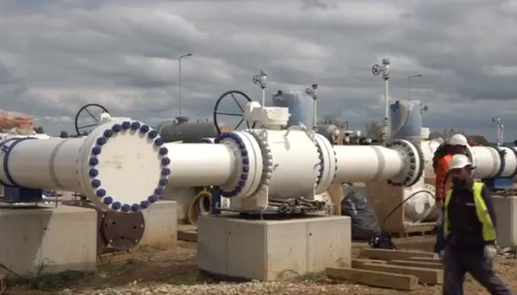 Според Кирил Петков трасето ще бъде завършено до края на