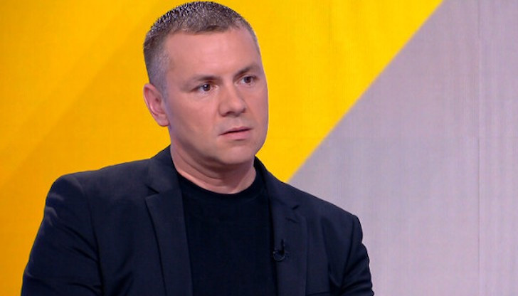 "Нека (б.р. естрадните певци) да не ме нападат с това,