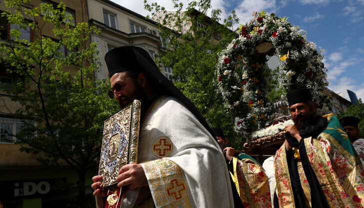 Те ще останат в катедралата &bdquo;Св. Неделя&rdquo; за няколко дниМощите